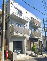 Montserrat Yoyogi Uehara